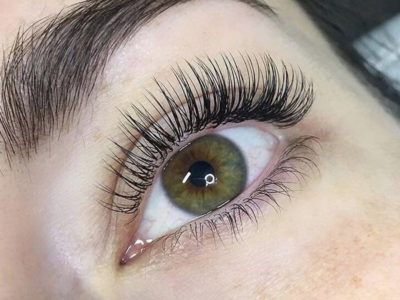 Classic lash extension beauty treatment